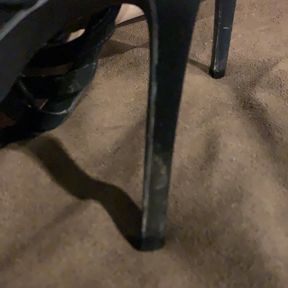 Black heels - Picture 4 of 4